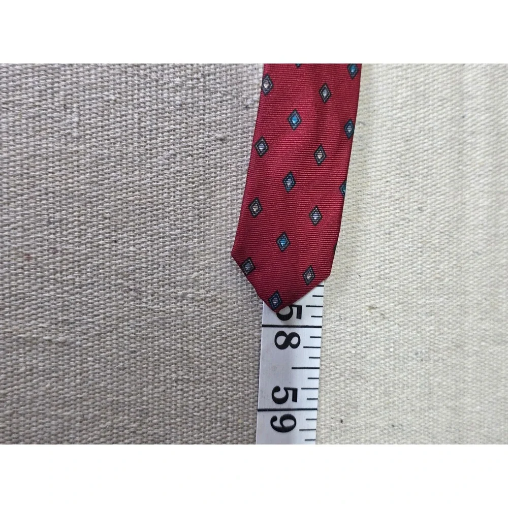 Etienne Aigner Mens Silk Necktie Burgundy Red Geometric Diamond Pattern WPL 2555